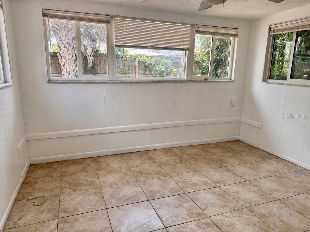 4338 BEACON SQUARE DR — photo 3