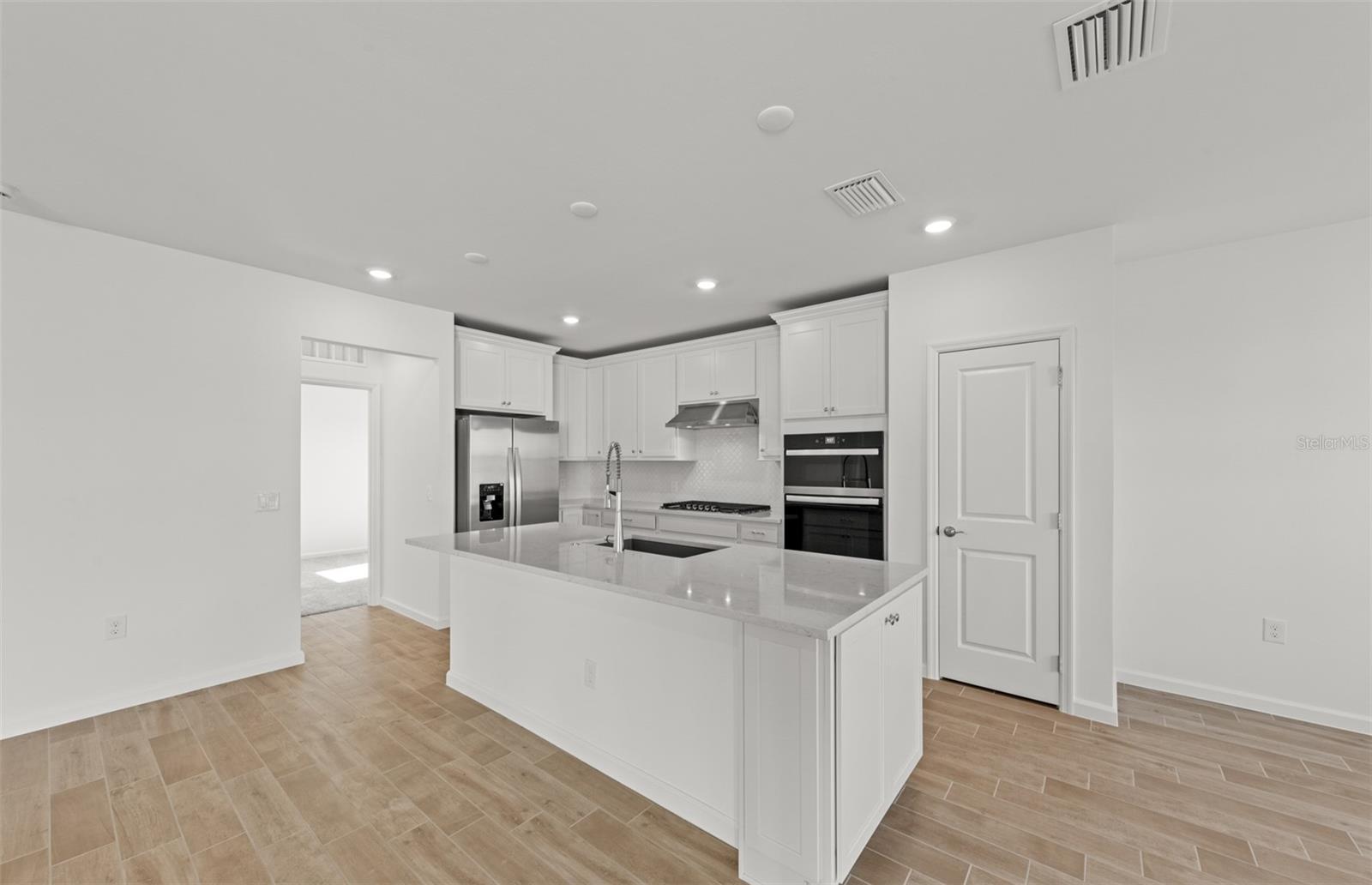 759 BALLEBY TRL — photo 9
