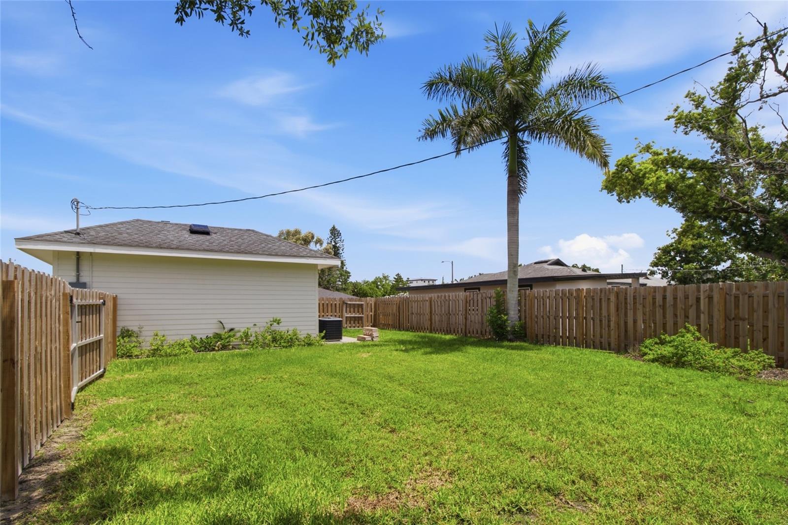1902 SAINT GEORGE DR — photo 40