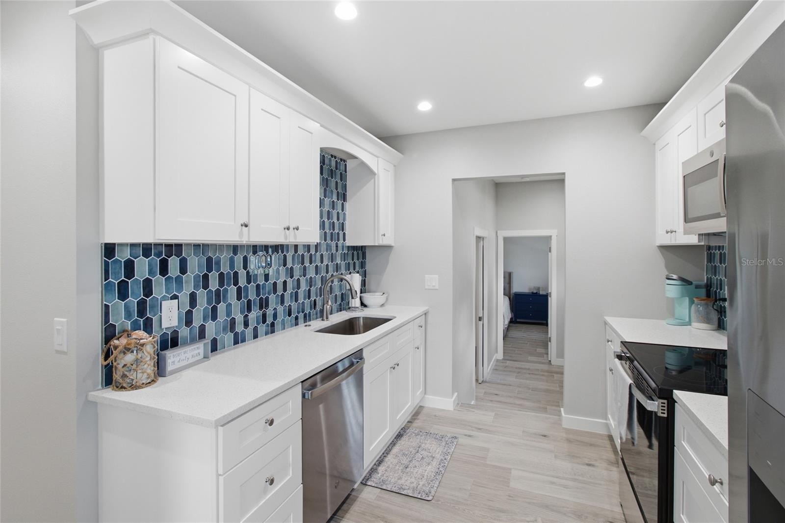 1902 SAINT GEORGE DR — photo 10