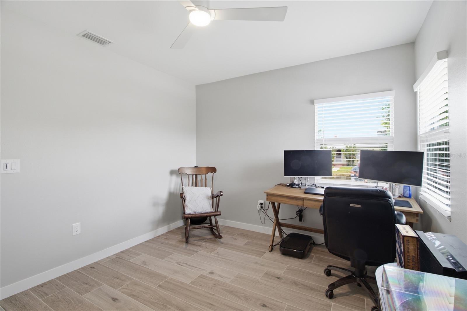 1902 SAINT GEORGE DR — photo 27
