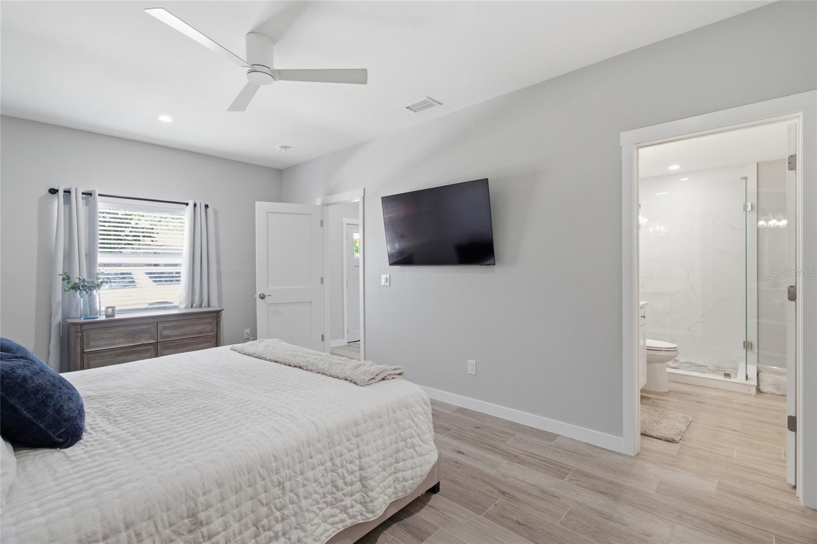 1902 SAINT GEORGE DR — photo 16