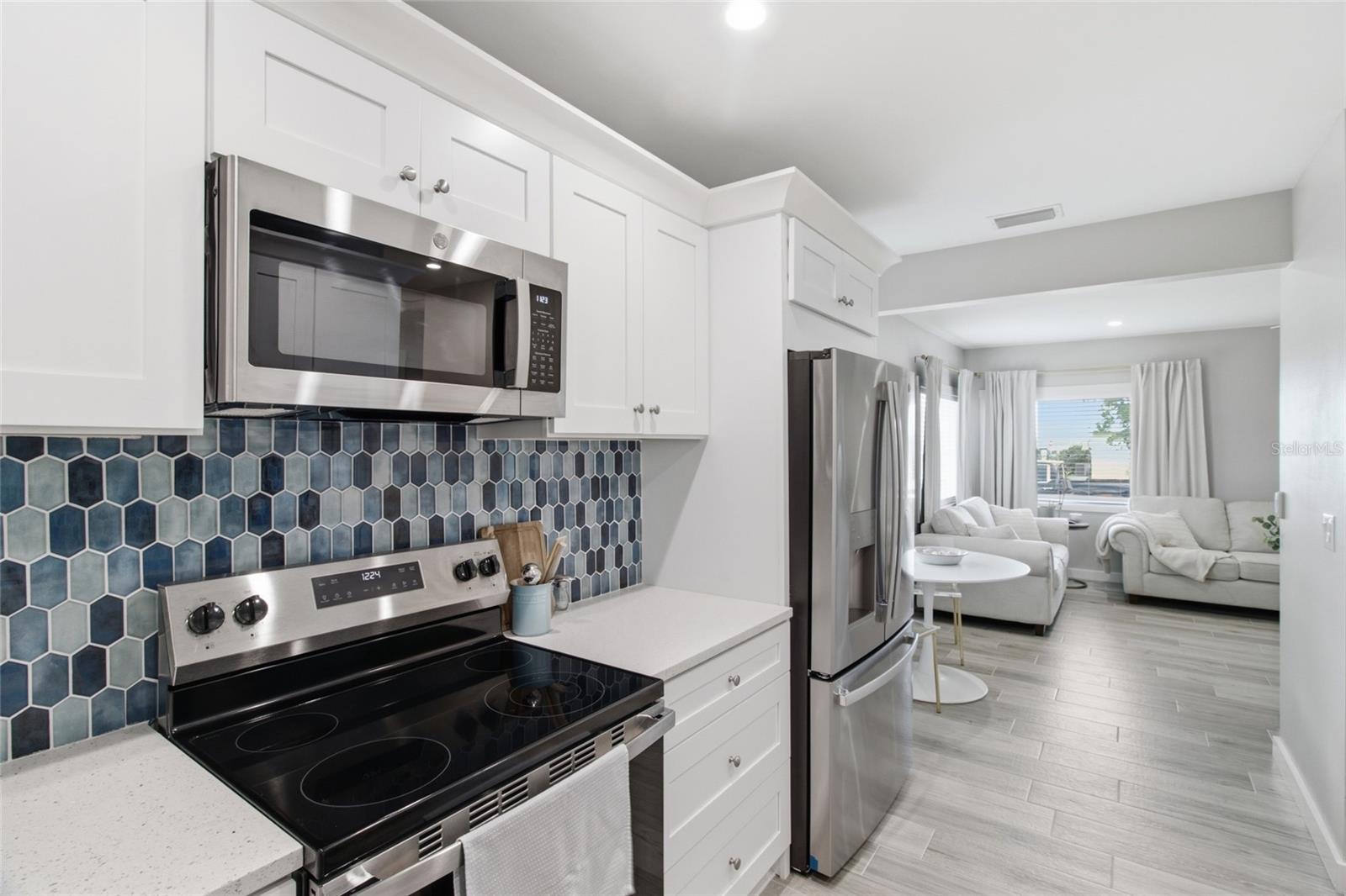 1902 SAINT GEORGE DR — photo 9