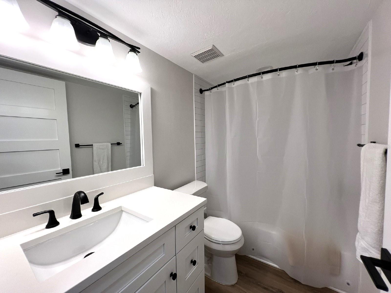 5205 WEDGEWOOD LN #15 — photo 8