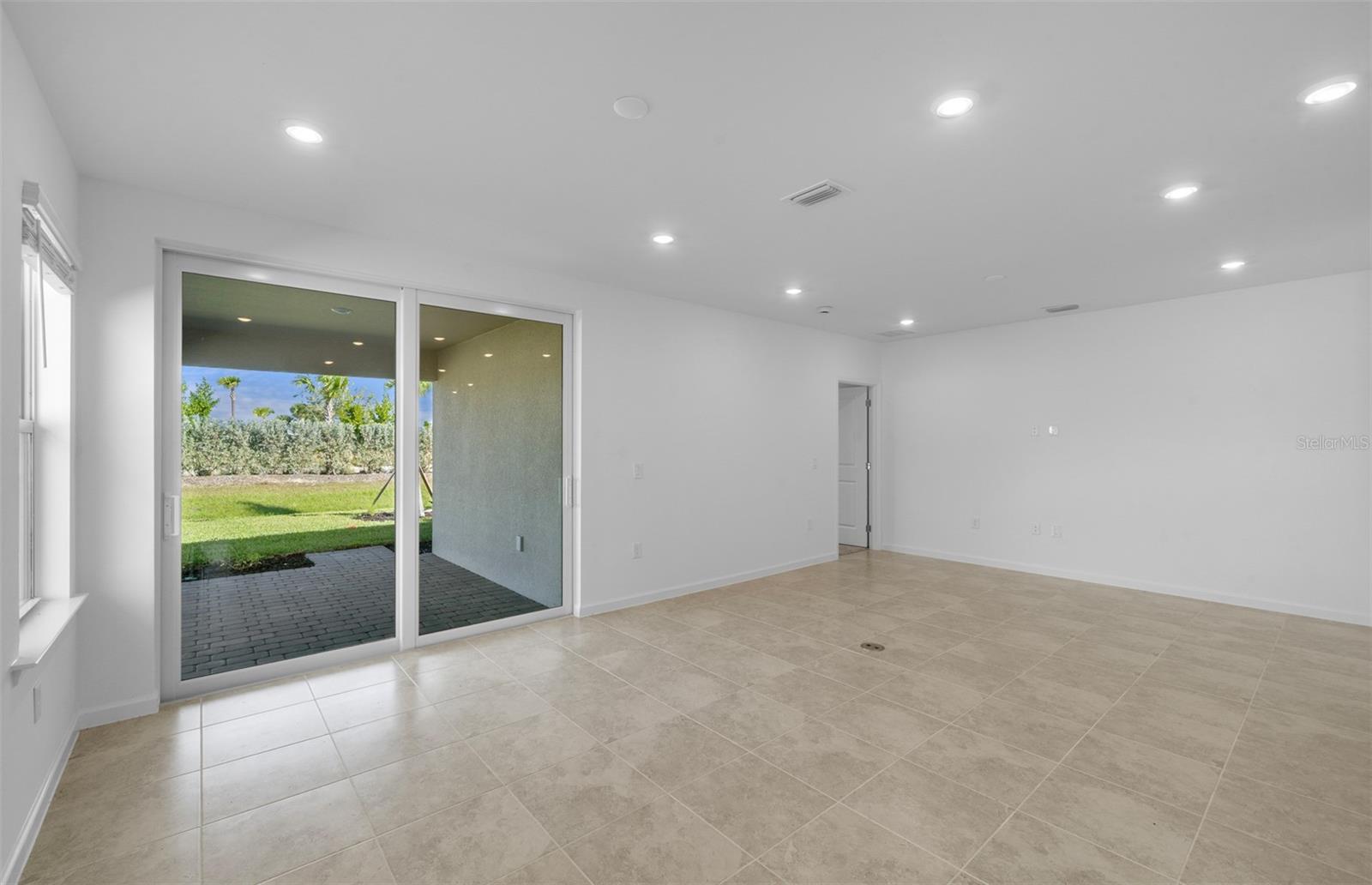 813 BALLEBY TRL — photo 10