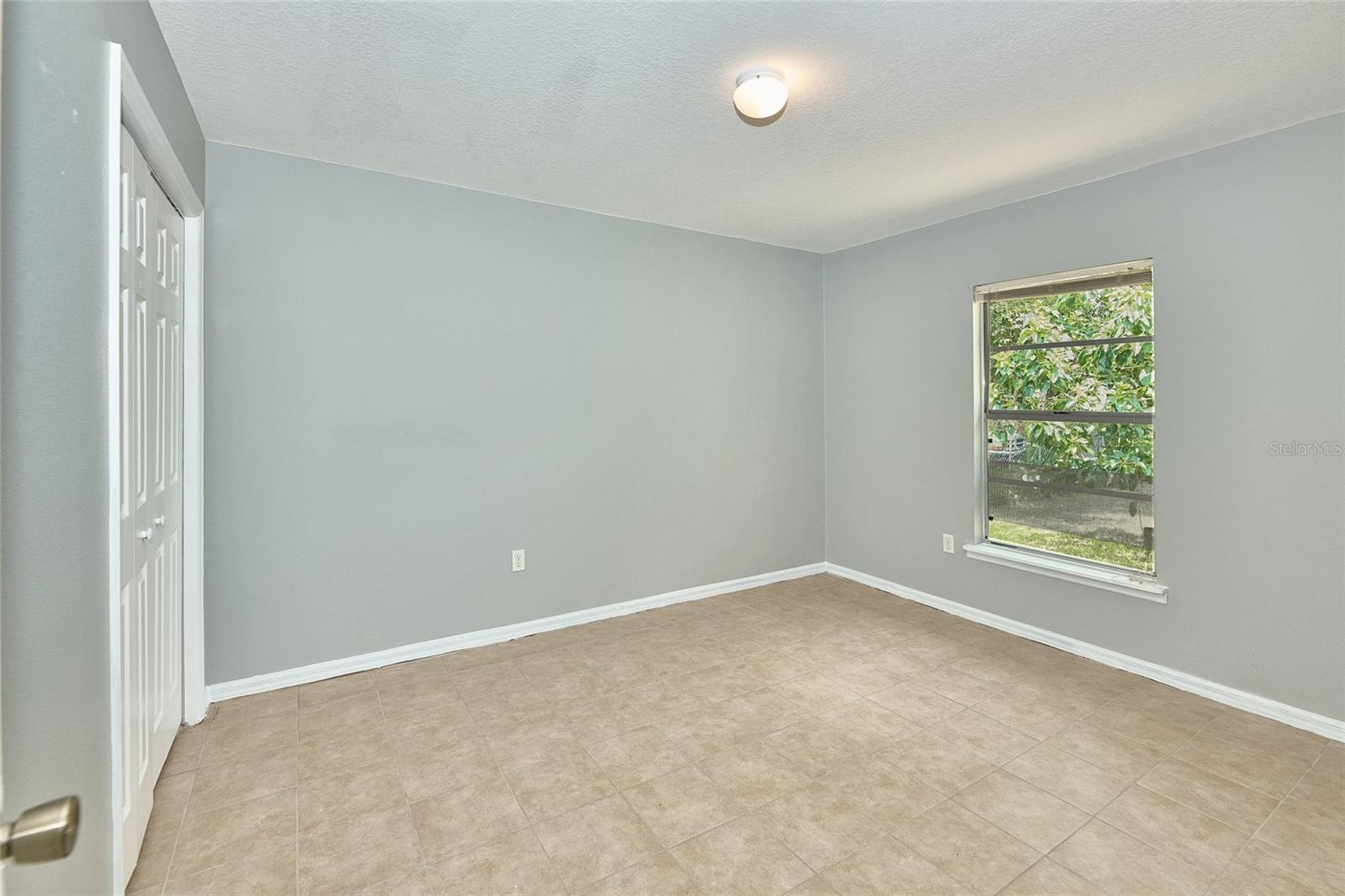 212 13TH AVE W — photo 11