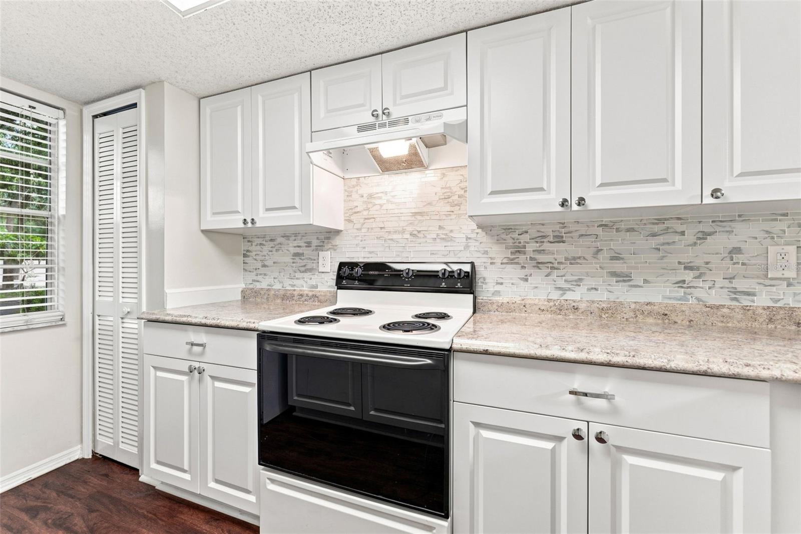 2350 FLETCHERS POINT CIR — photo 8