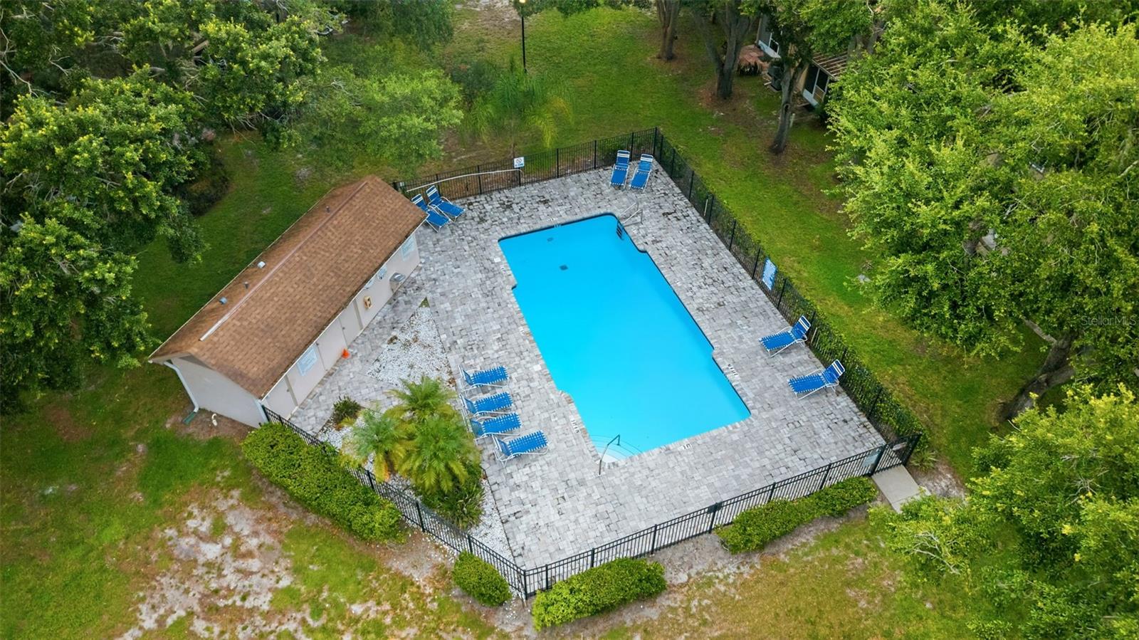 2350 FLETCHERS POINT CIR — photo 37