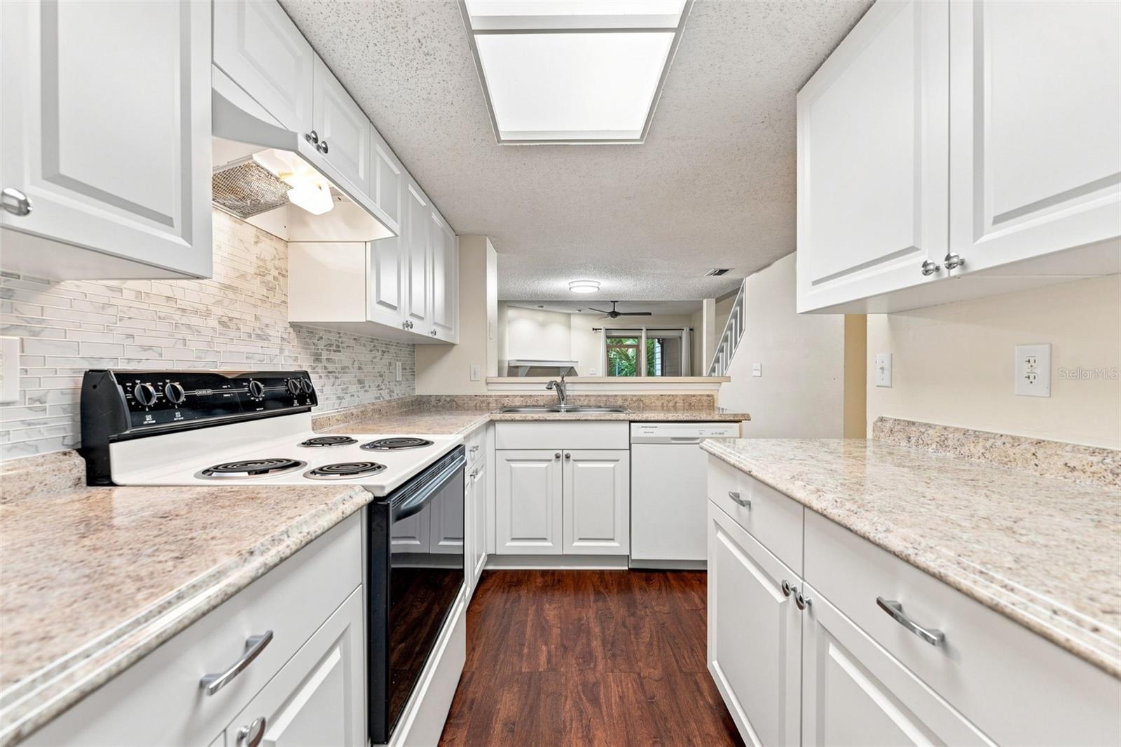 2350 FLETCHERS POINT CIR — photo 9