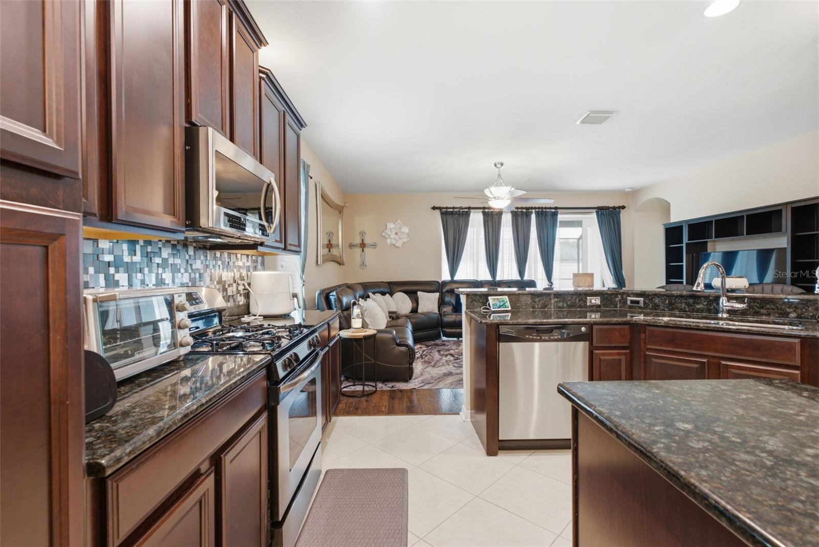 11105 WEMBLEY LANDING DR — photo 12