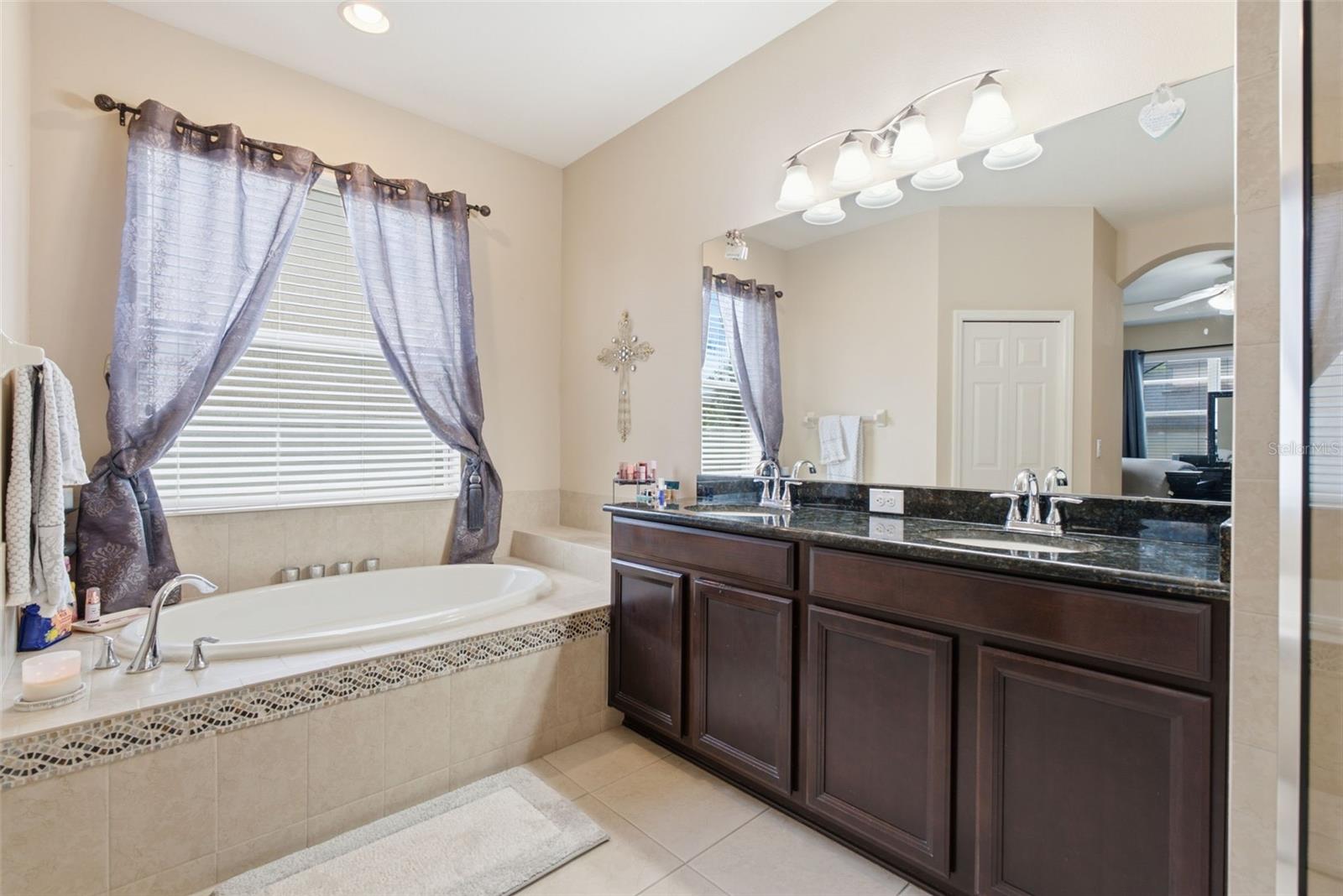 11105 WEMBLEY LANDING DR — photo 27