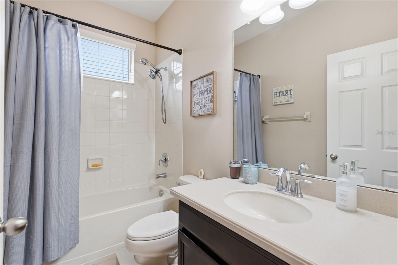 11105 WEMBLEY LANDING DR — photo 9