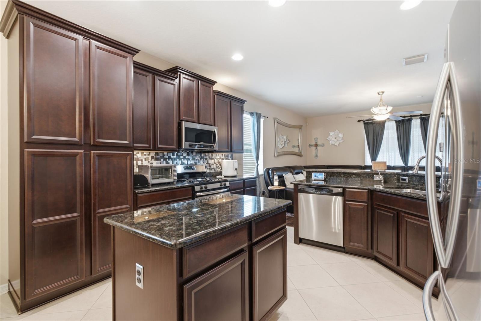 11105 WEMBLEY LANDING DR — photo 10