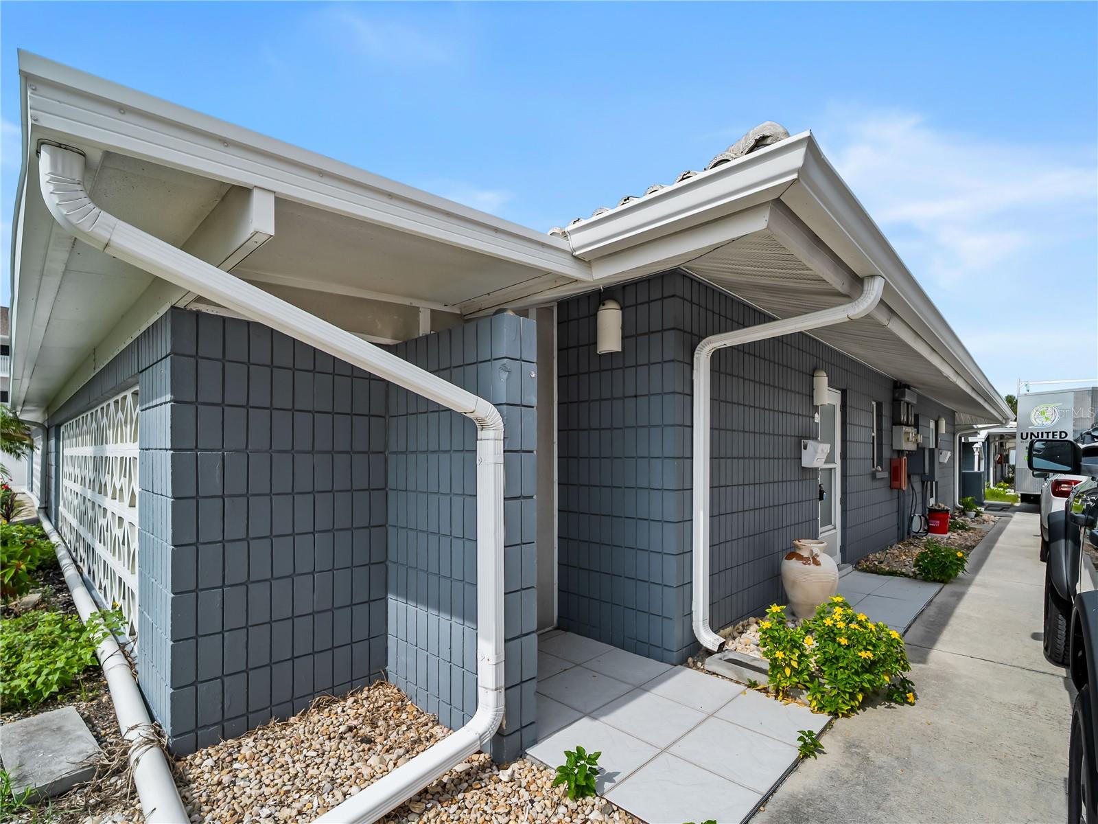 1205 TARPON CENTER DR #C1 — photo 2