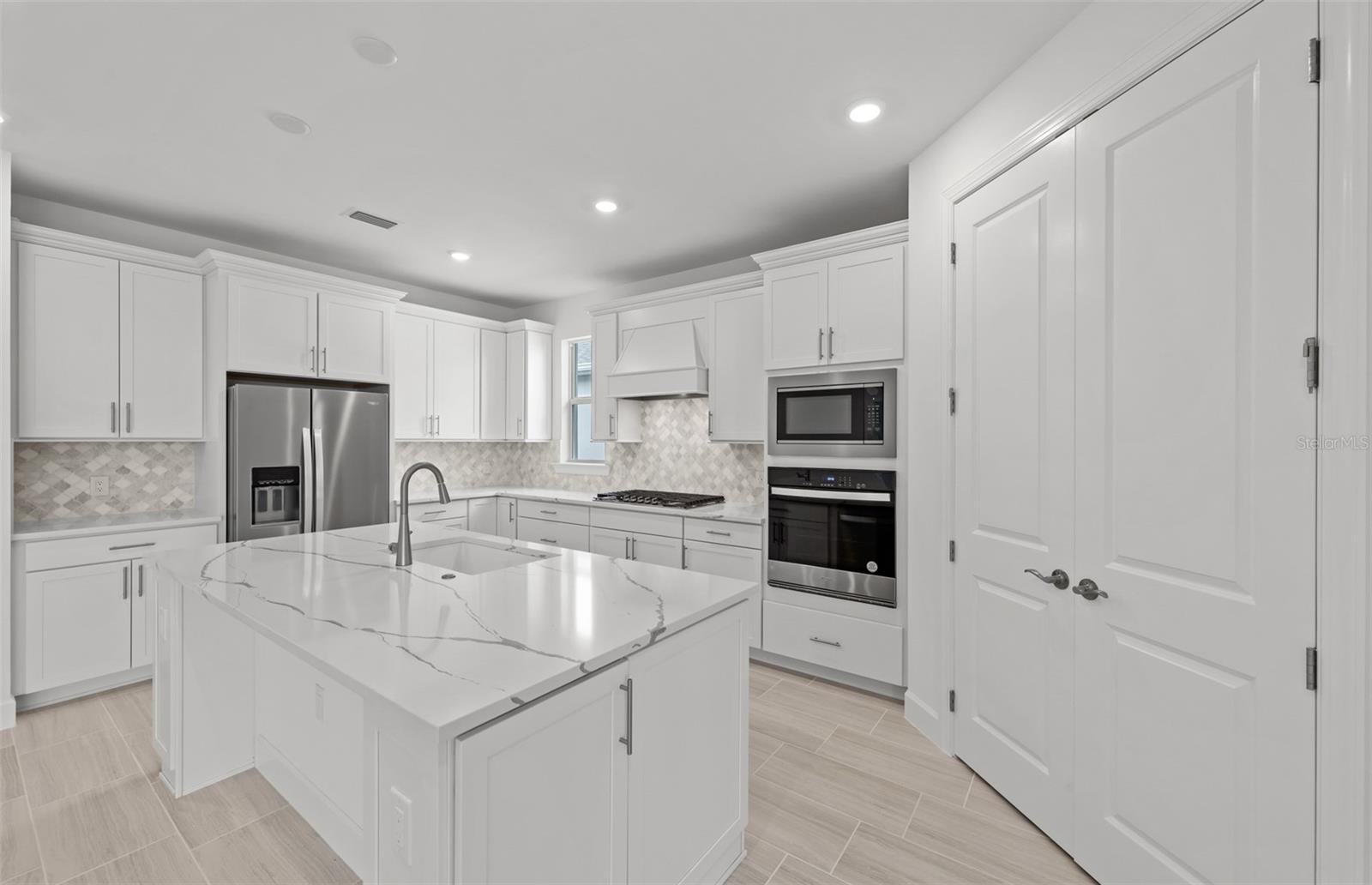 16526 ENNIS PL — photo 23