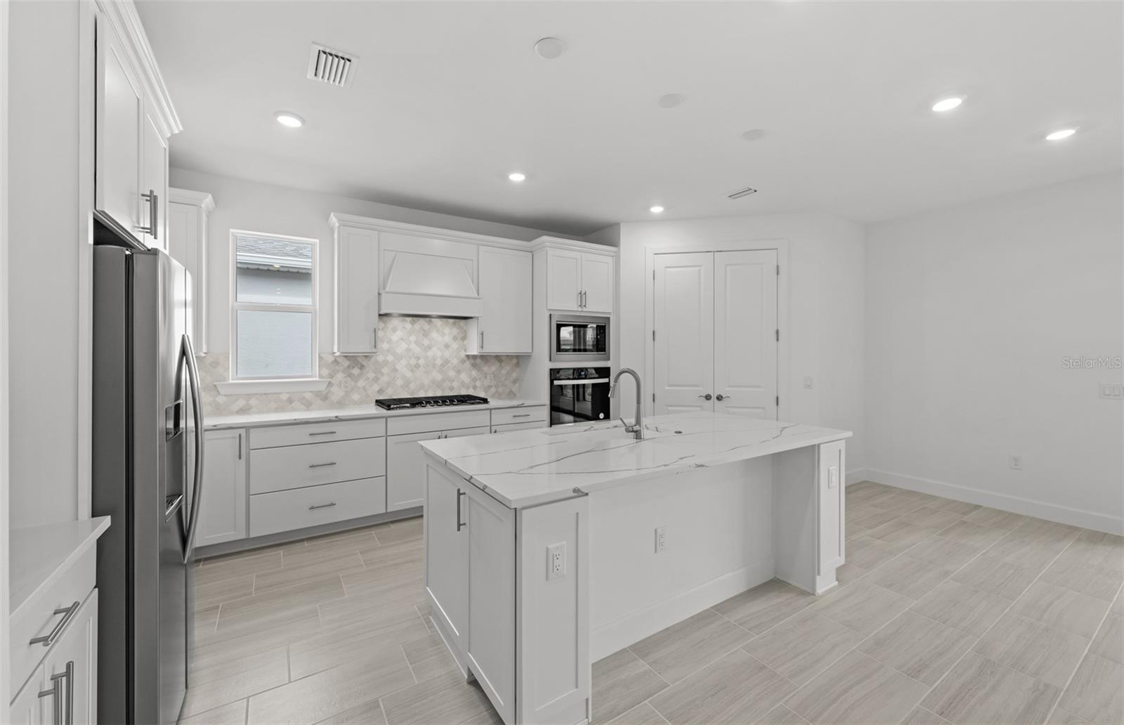 16526 ENNIS PL — photo 20