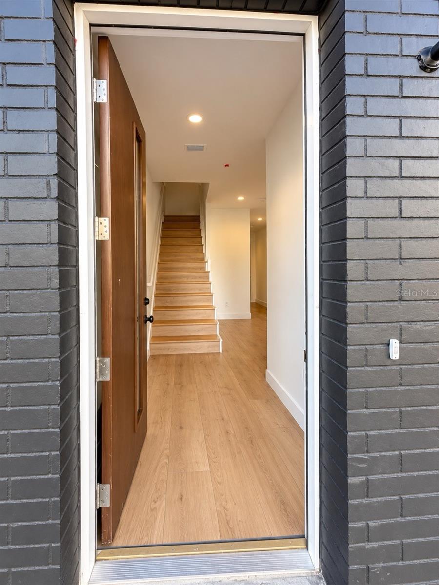 2117 N OLA AVE #3 — photo 6