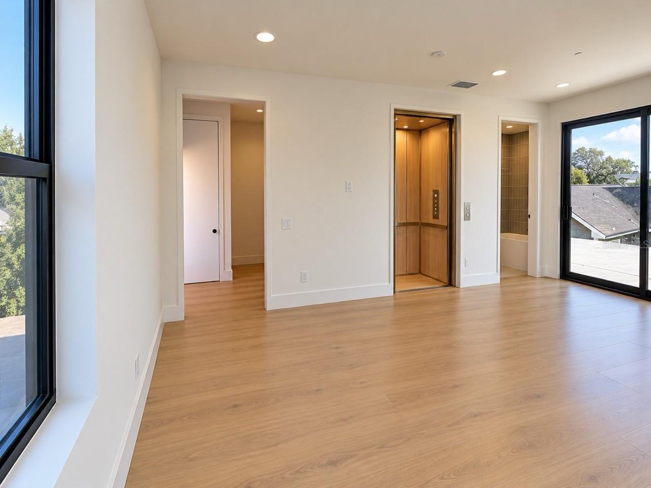2117 N OLA AVE #3 — photo 39