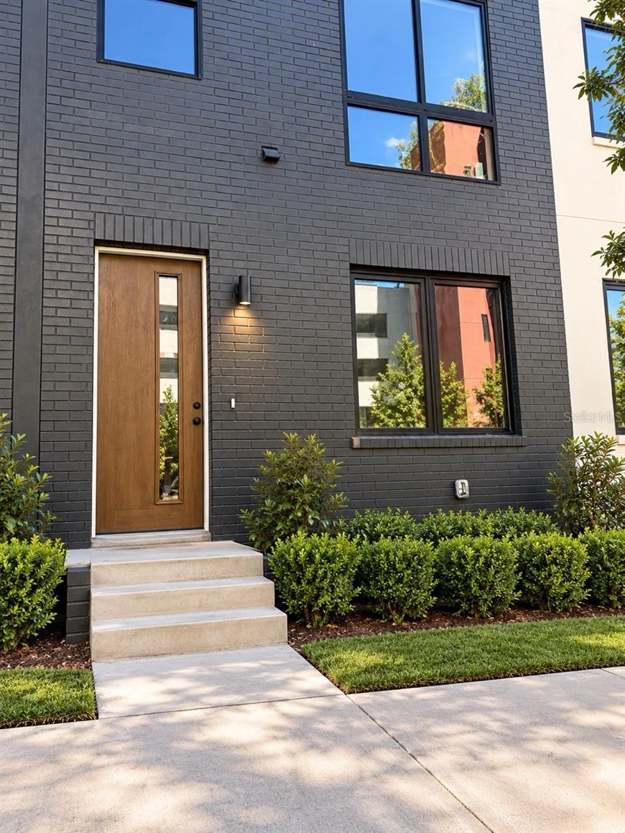 2117 N OLA AVE #3 — photo 5
