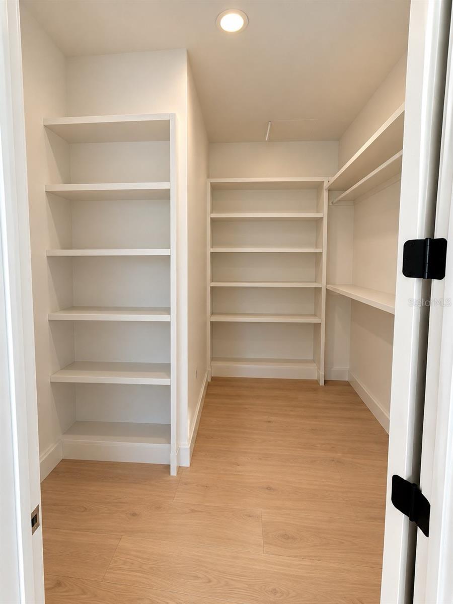 2117 N OLA AVE #3 — photo 37