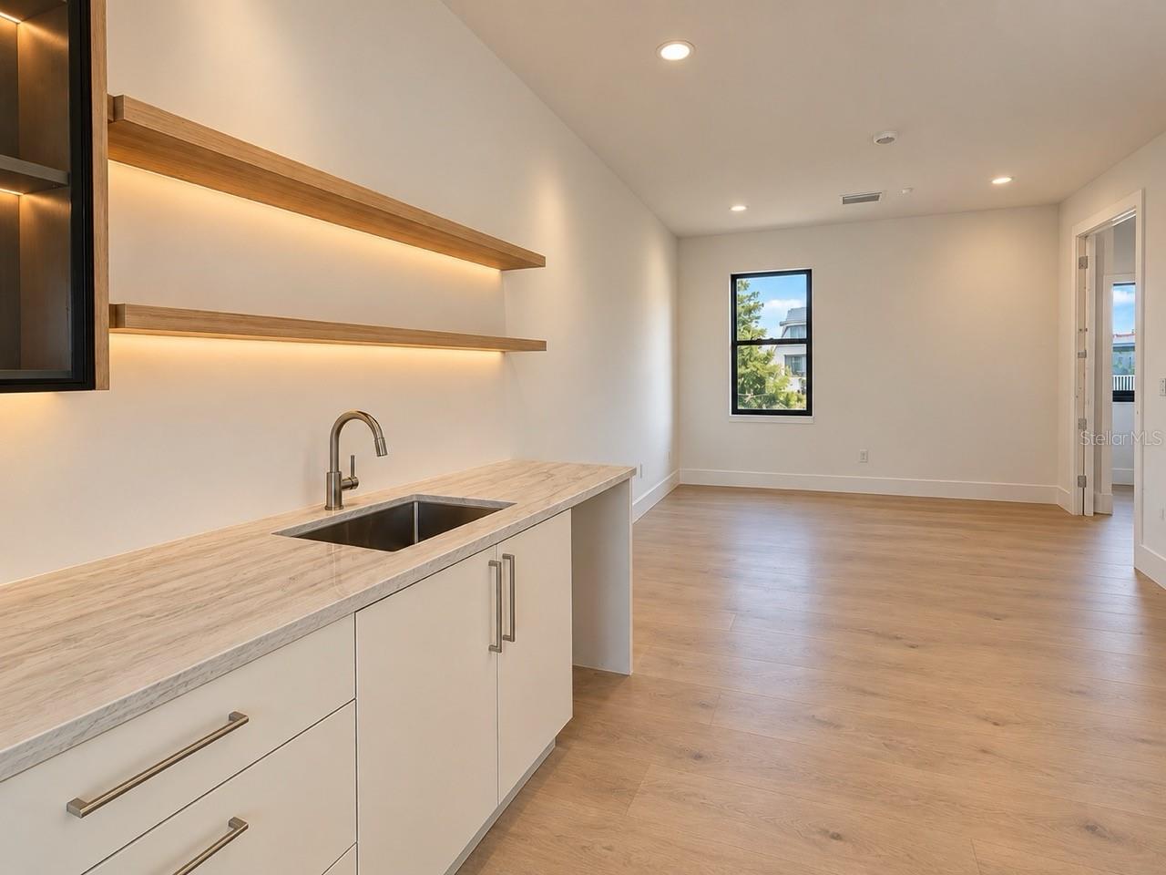 2117 N OLA AVE #3 — photo 40