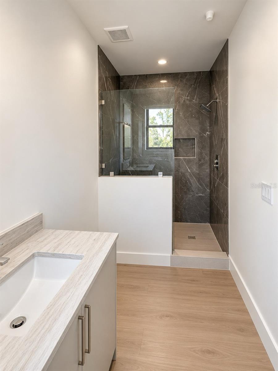 2117 N OLA AVE #3 — photo 29