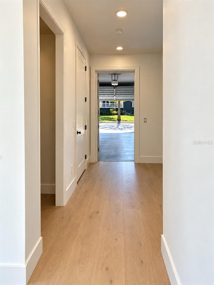 2117 N OLA AVE #3 — photo 8