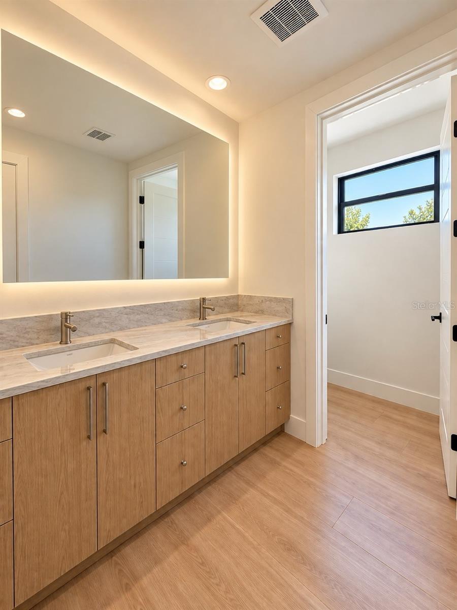 2117 N OLA AVE #3 — photo 34