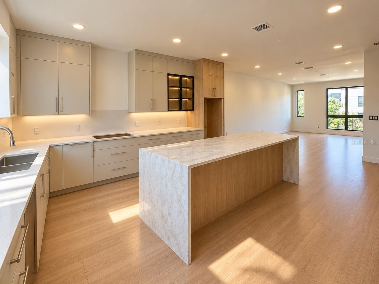 2117 N OLA AVE #3 — photo 19