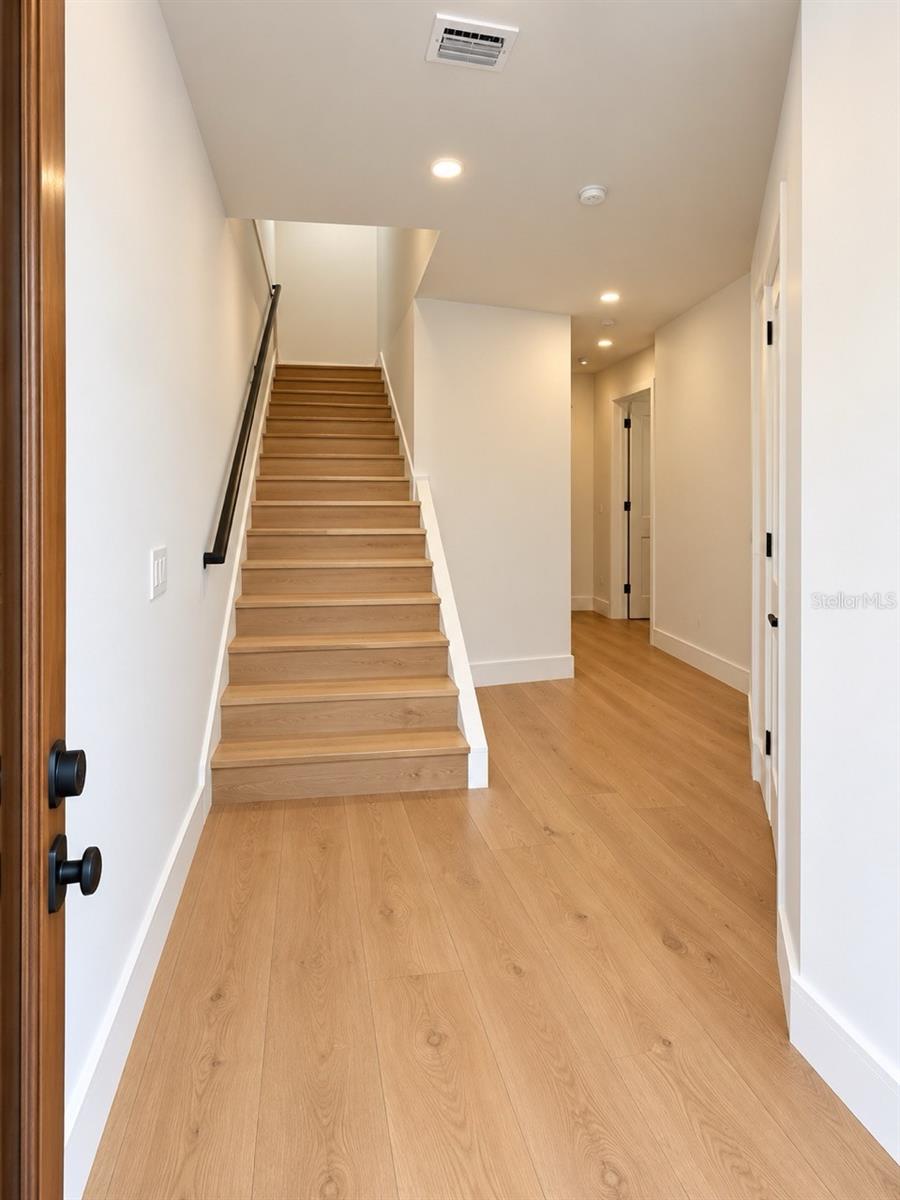 2117 N OLA AVE #3 — photo 7
