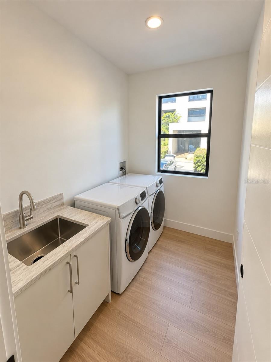2117 N OLA AVE #3 — photo 22
