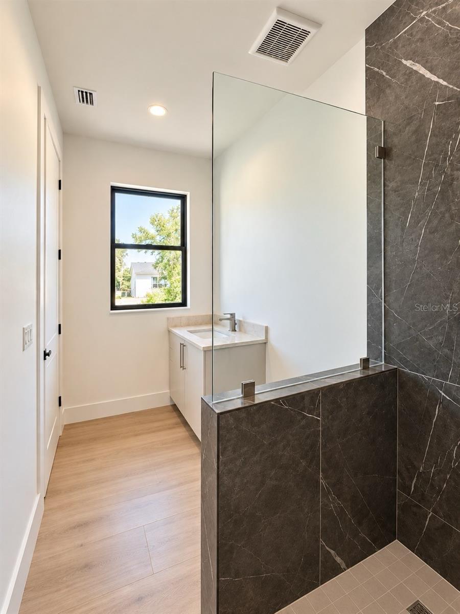2117 N OLA AVE #3 — photo 30