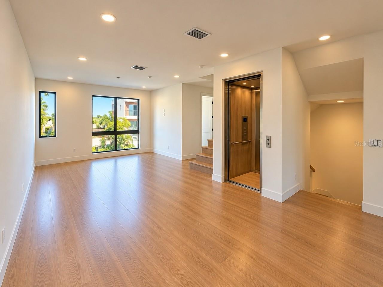 2117 N OLA AVE #3 — photo 14