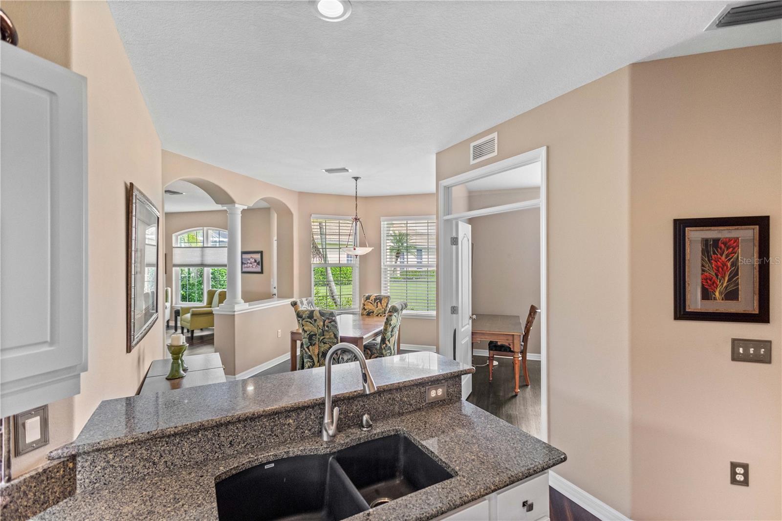 5064 WHISPERING OAKS DR — photo 23