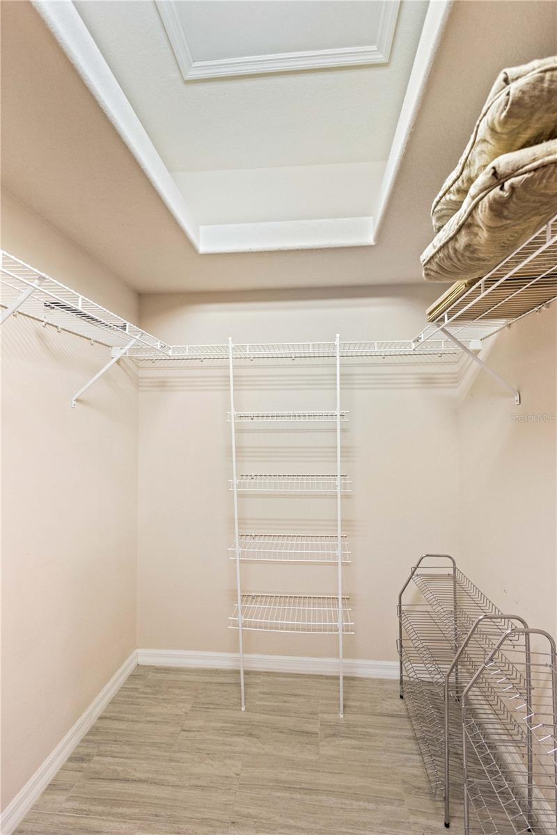 5064 WHISPERING OAKS DR — photo 32