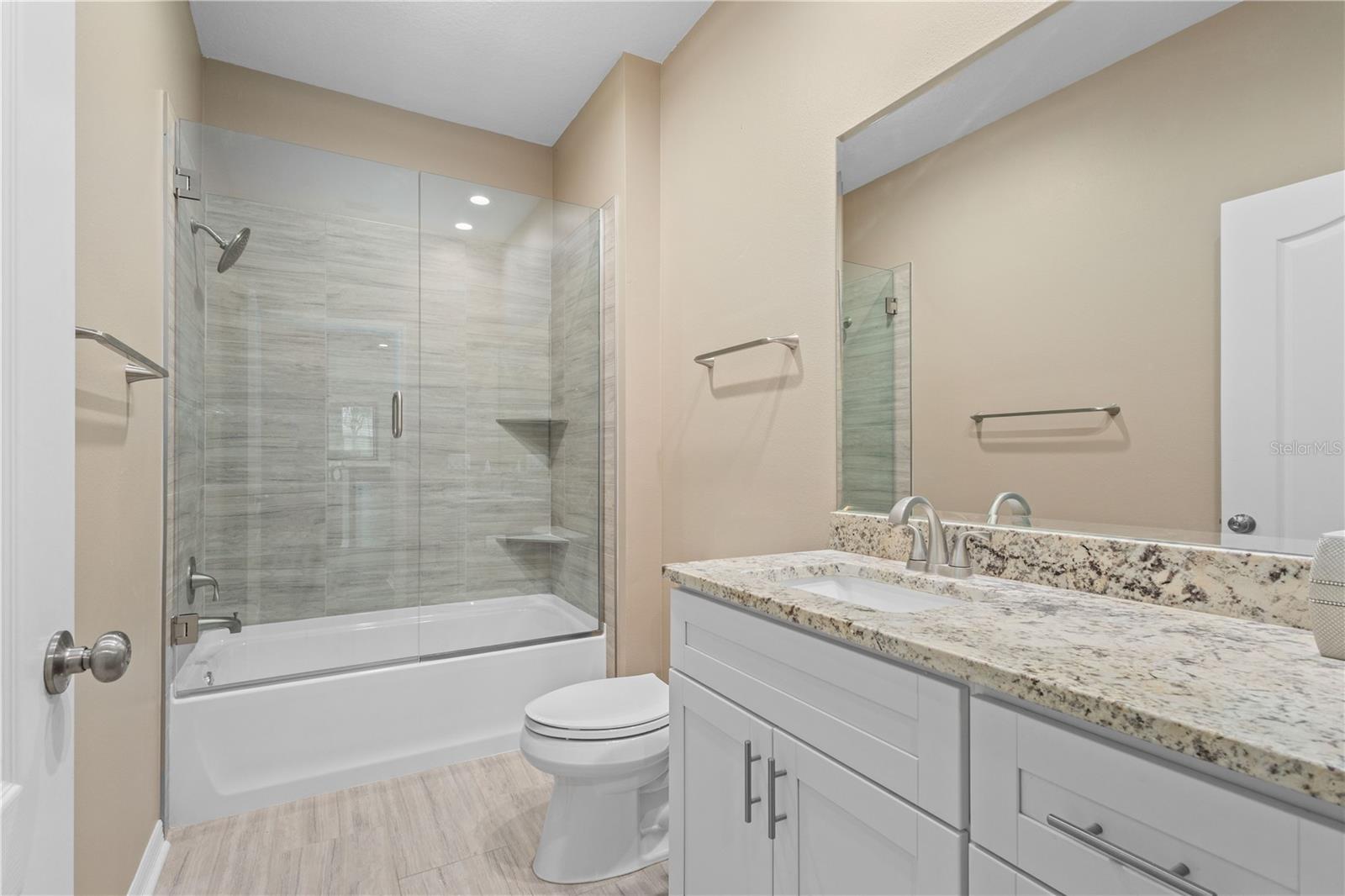 5064 WHISPERING OAKS DR — photo 28