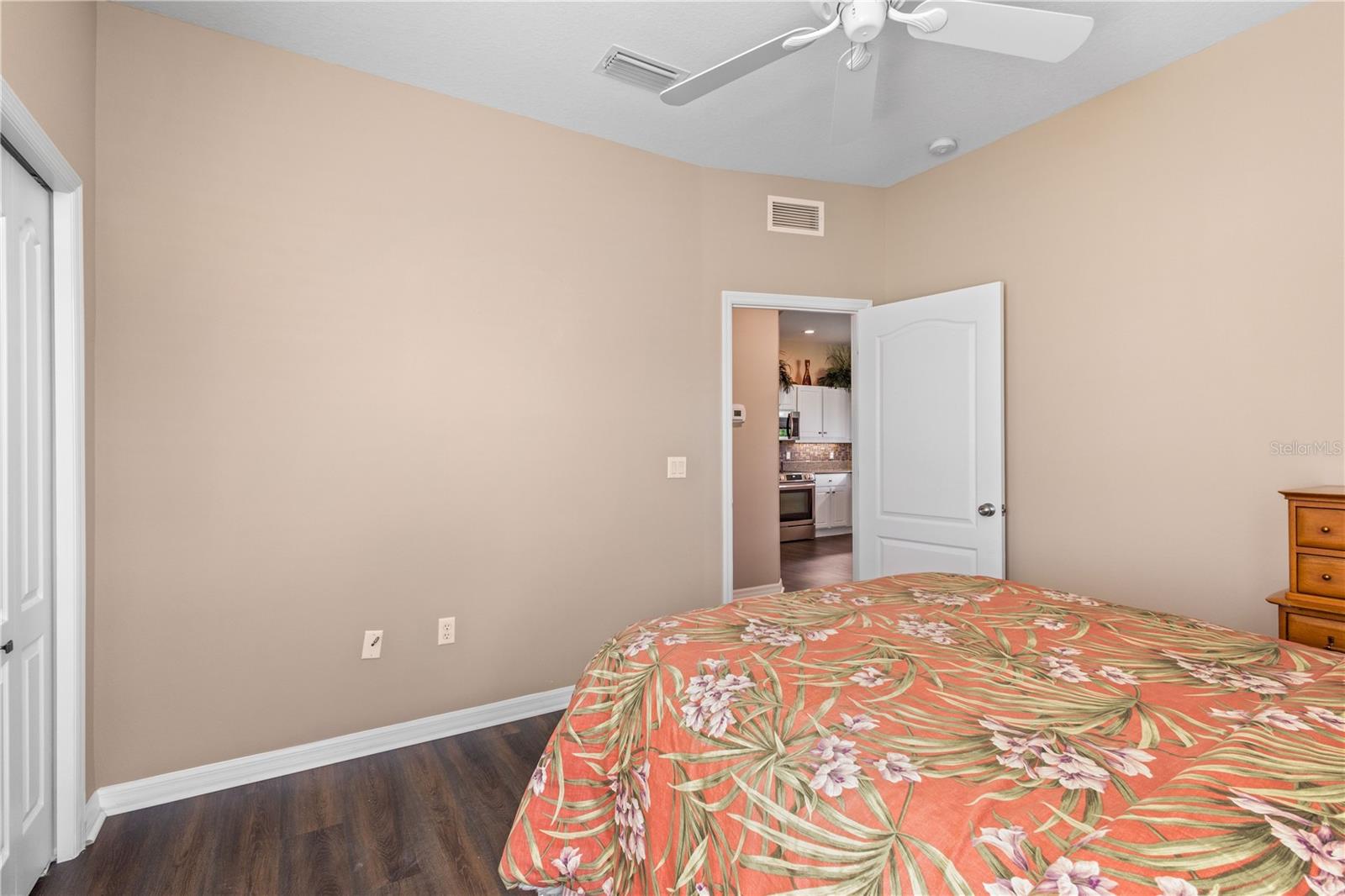 5064 WHISPERING OAKS DR — photo 27