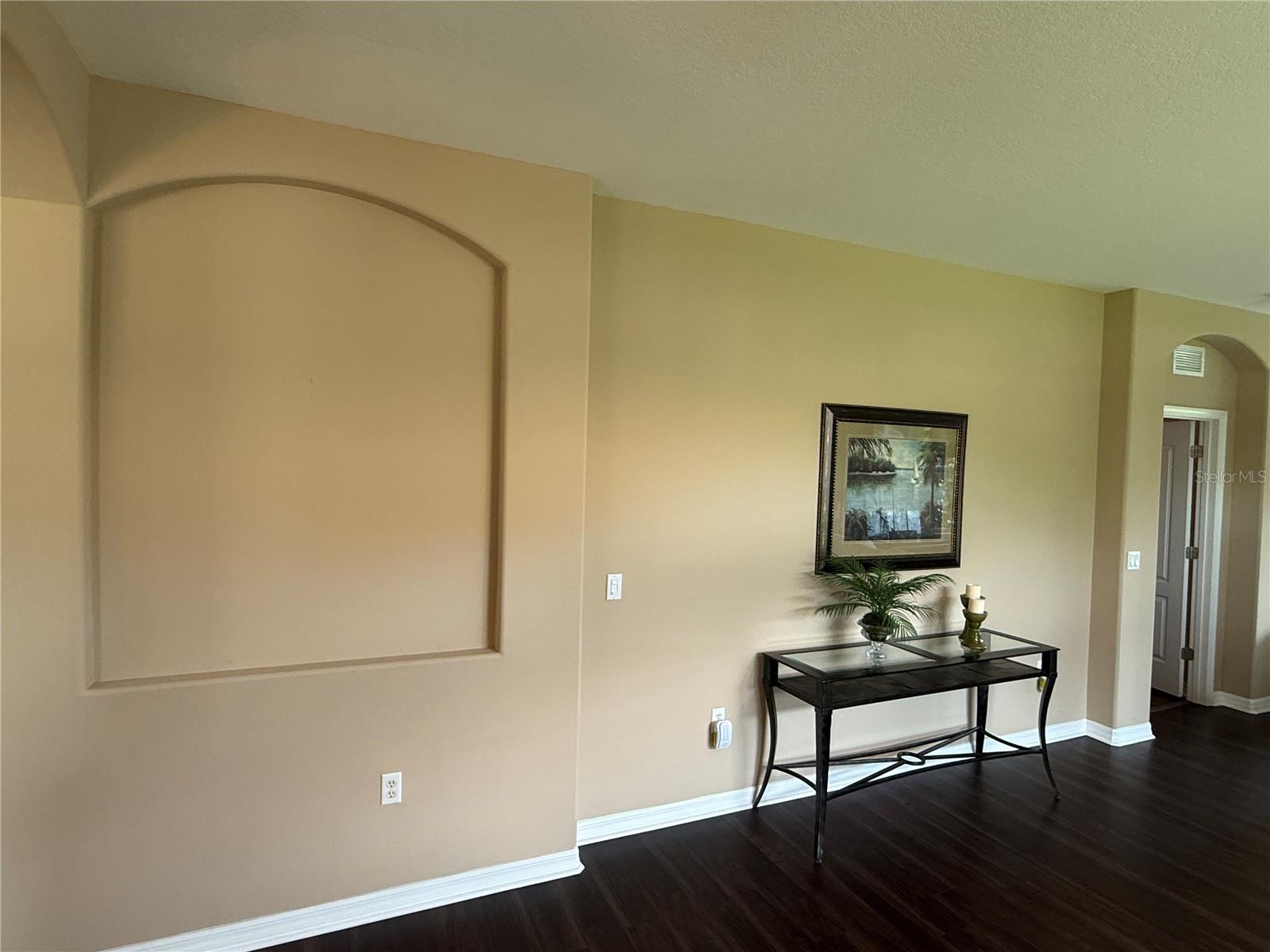 5064 WHISPERING OAKS DR — photo 4