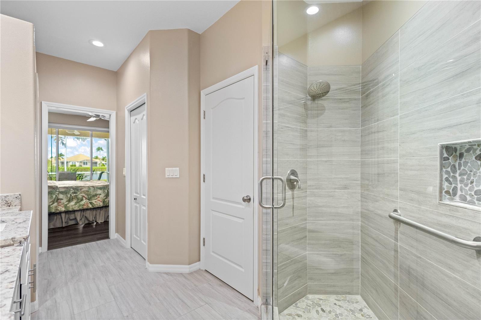 5064 WHISPERING OAKS DR — photo 31