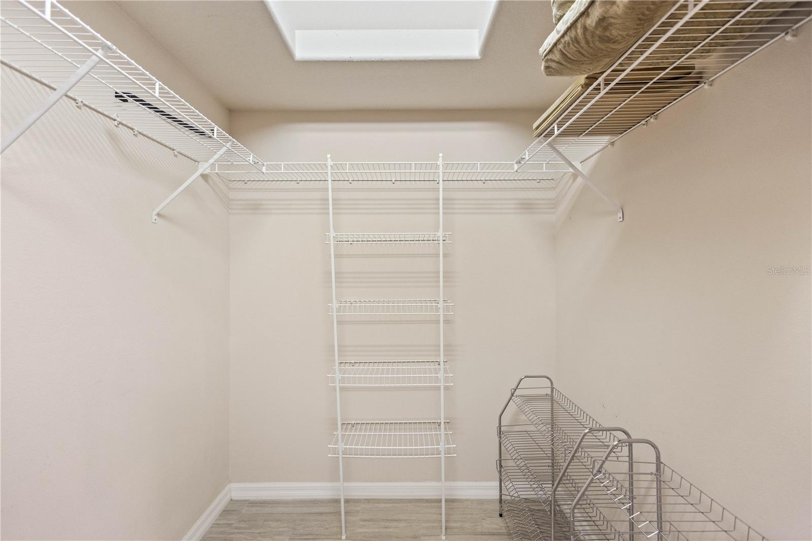 5064 WHISPERING OAKS DR — photo 33