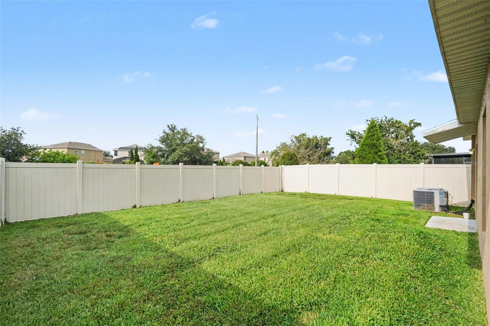 17054 YELLOW PINE ST — photo 25