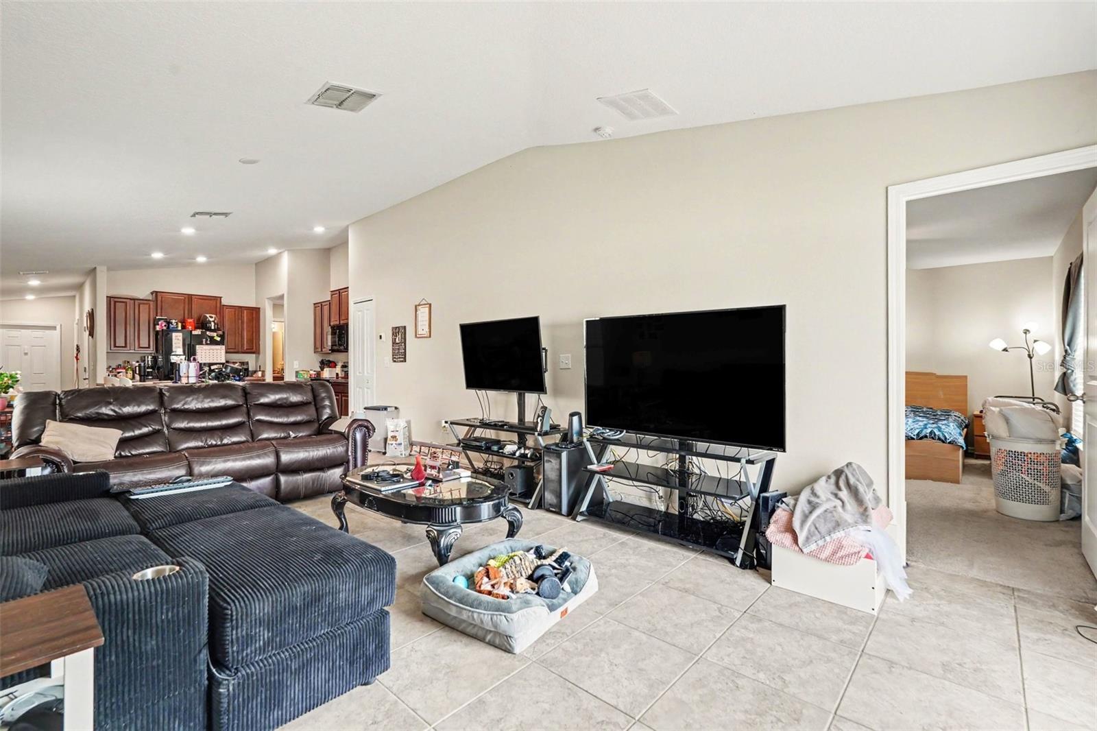 17054 YELLOW PINE ST — photo 6