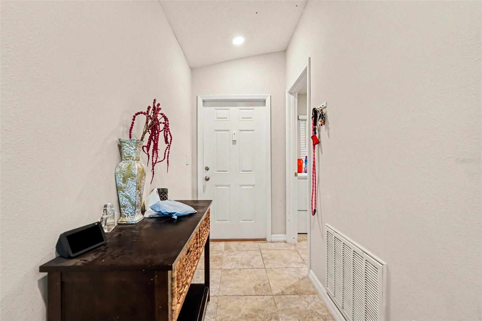 17054 YELLOW PINE ST — photo 4