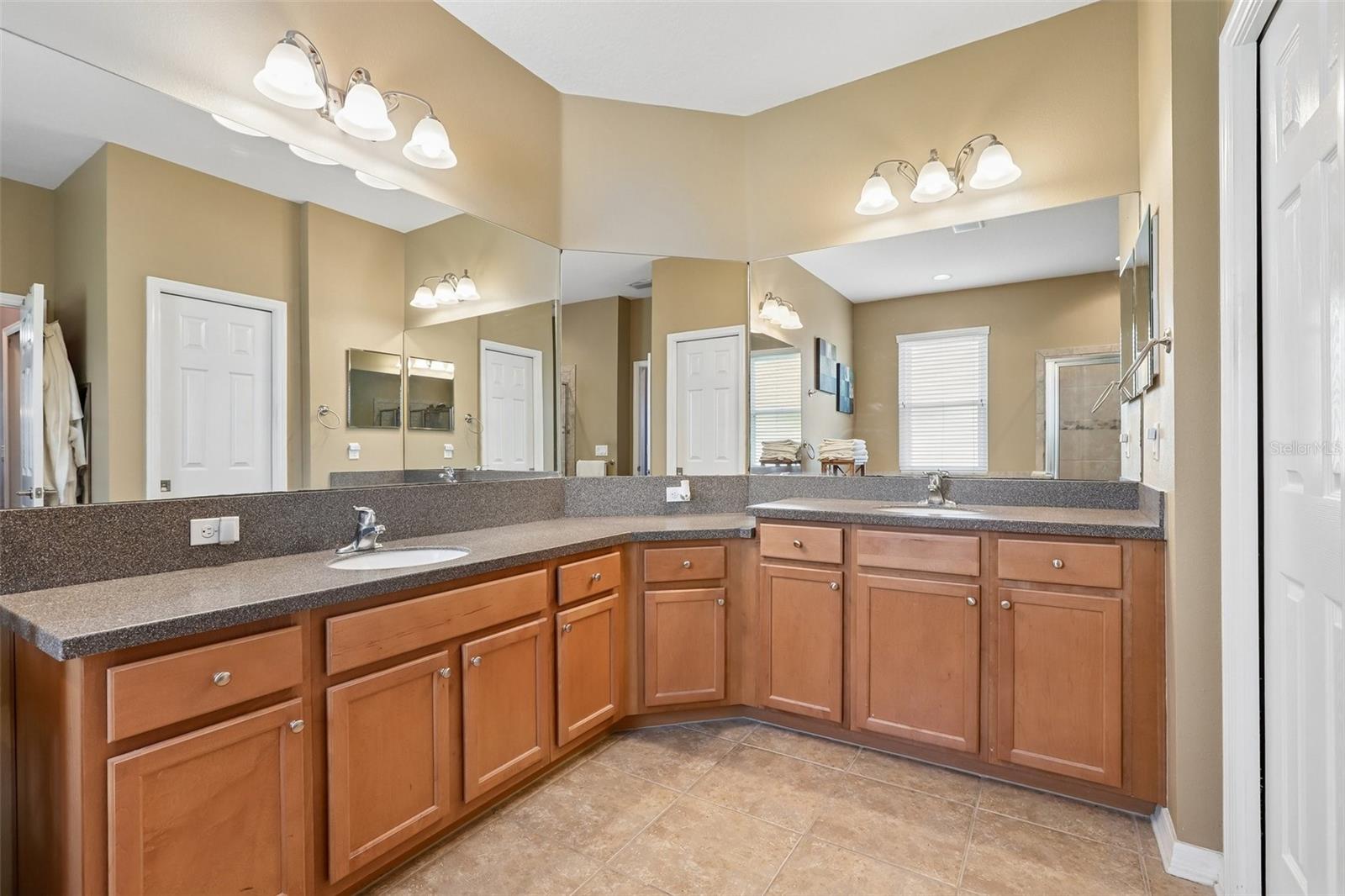 809 SEMINOLE SKY DR — photo 37