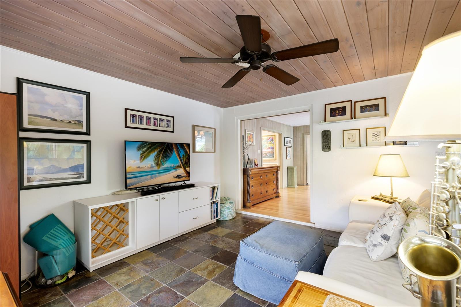 2070 HYDE PARK ST — photo 15
