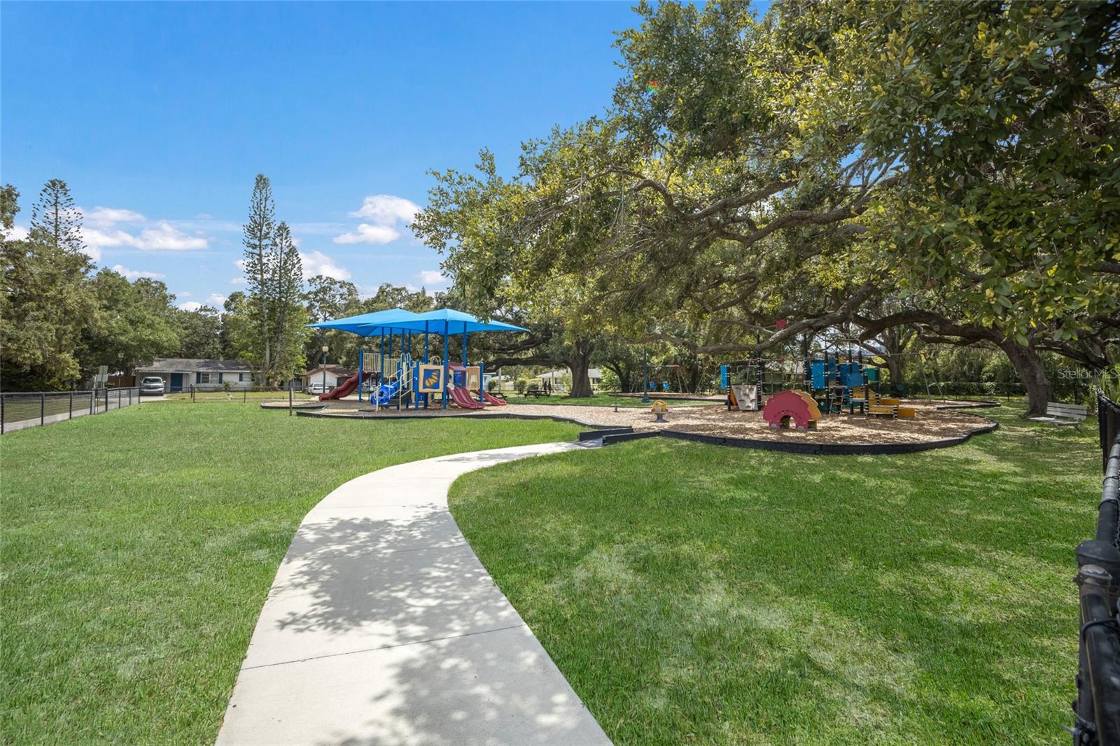 2070 HYDE PARK ST — photo 41