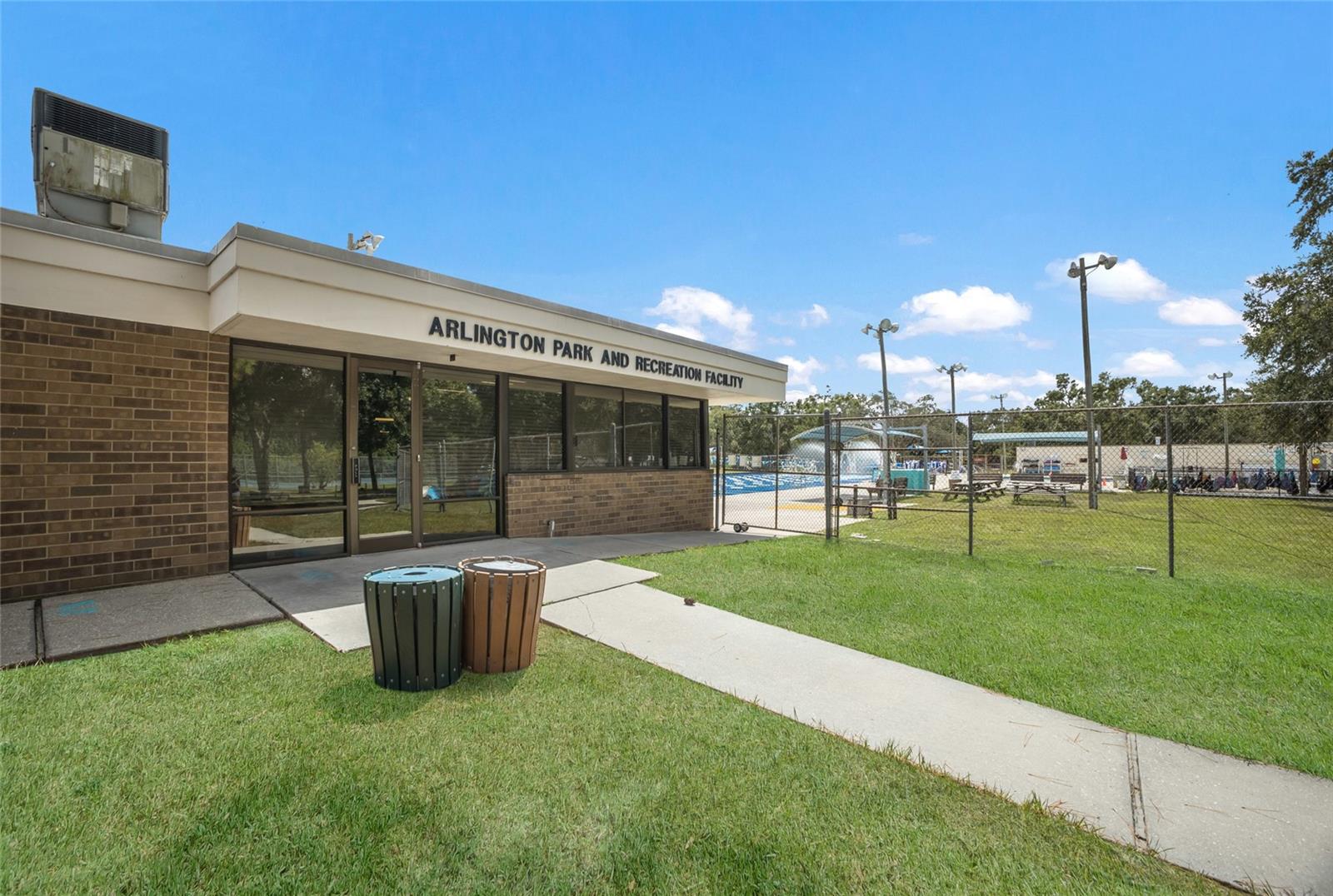 2070 HYDE PARK ST — photo 40