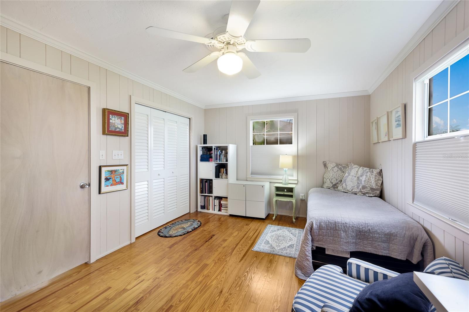 2070 HYDE PARK ST — photo 29