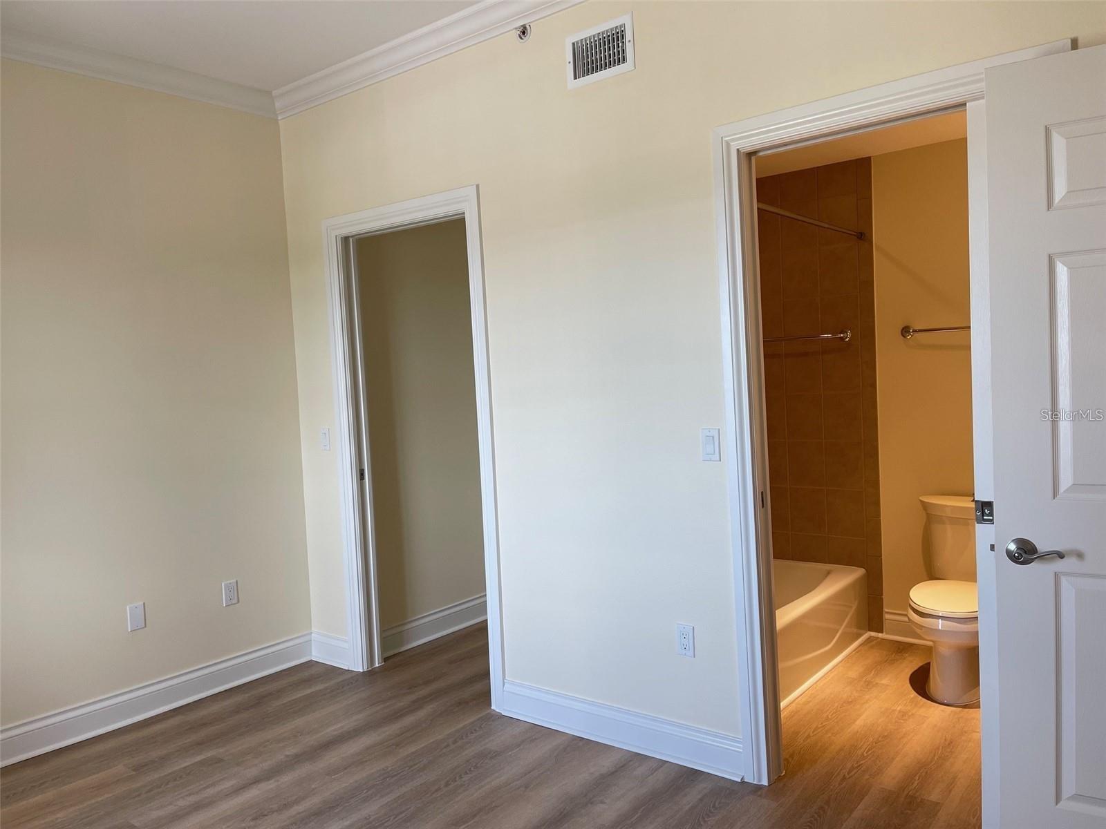 8111 LAKEWOOD MAIN ST #307 — photo 23
