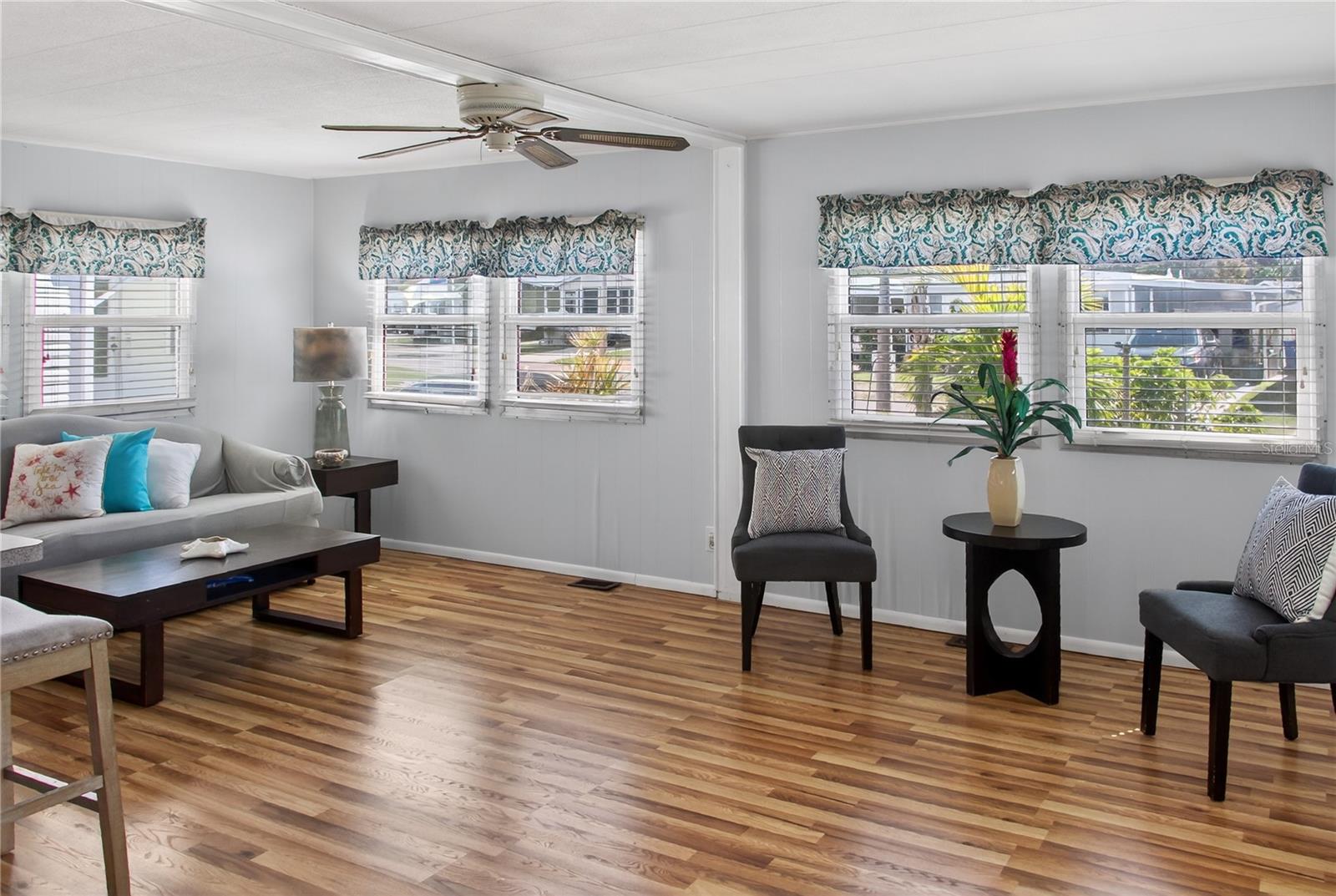 808 S GREEN CIR — photo 13